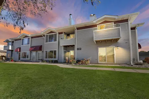 1101 S Sunnyslope #3L, Mount Pleasant, WI 53406
