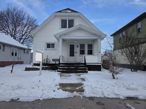 1346 Lenz, Sheboygan, WI 53083