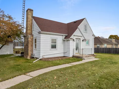 2940 Memorial, Two Rivers, WI 54241