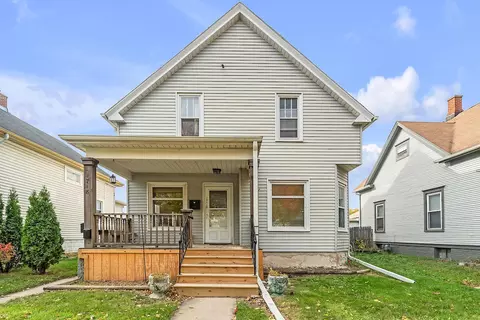 1718 Flett, Racine, WI 53405