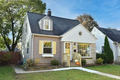 8025 W Lorraine, Milwaukee, WI 53222