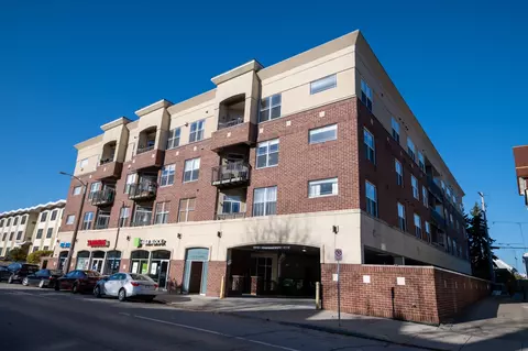 1619 N Farwell #201, Milwaukee, WI 53202