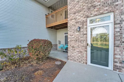 4834 W Maple Leaf, Greenfield, WI 53220