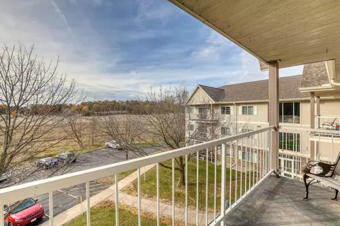140 W Commerce #306, Slinger, WI 53086