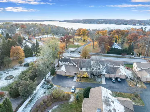 705 S Lake Shr #2G, Lake Geneva, WI 53147