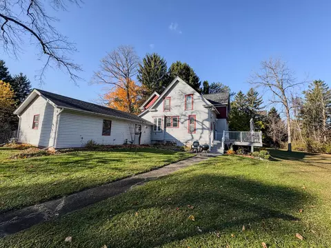 13065 W Appleblossom, New Berlin, WI 53151