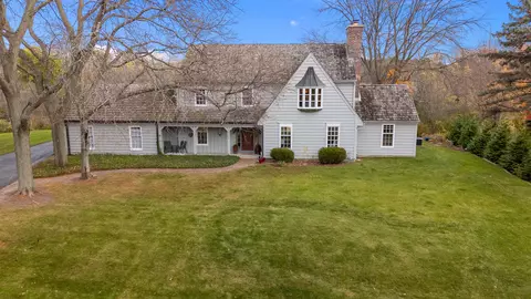 10250 N Range Line, Mequon, WI 53092