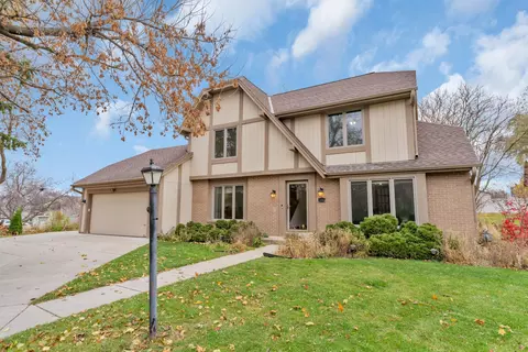 12565 W Weatherstone, New Berlin, WI 53151