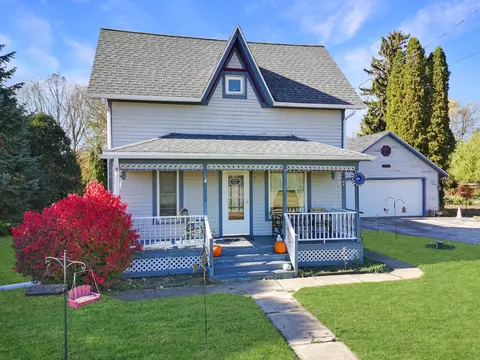 8512 Caldwell, Mukwonago, WI 53149