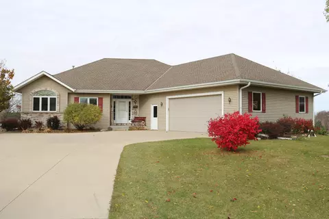 5220 High Rdg, Trenton, WI 53095