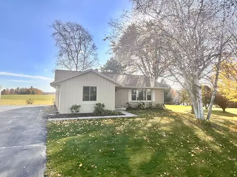 1085 Arrowhead, Grafton, WI 53024
