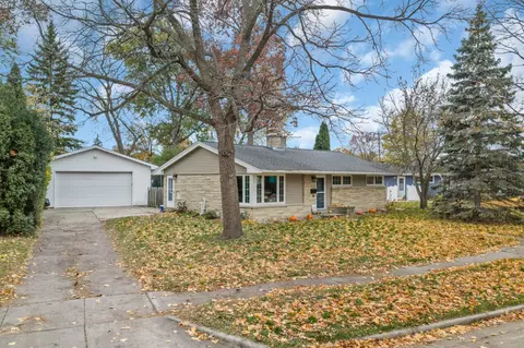 10433 W Manitoba, West Allis, WI 53227