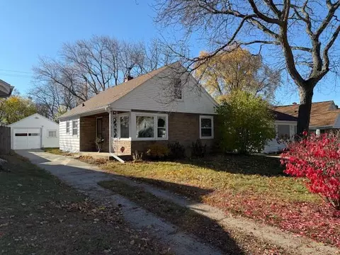 7837 Livingston, Wauwatosa, WI 53213