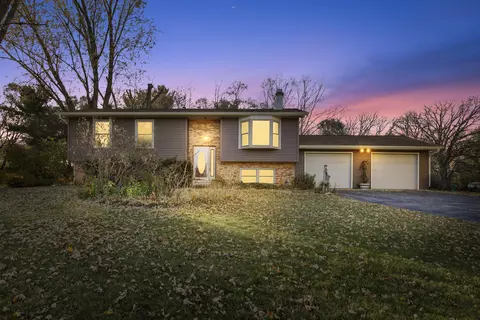 n1601 West Ra-le Drive, Koshkonong, WI 53538
