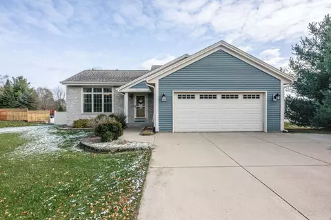 103 Woodfield, Eagle, WI 53119