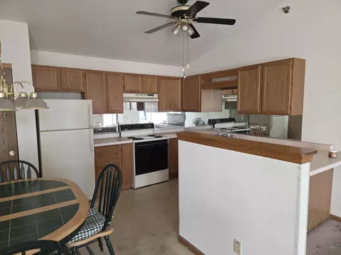 3651 E Barbara #10, Oak Creek, WI 53154