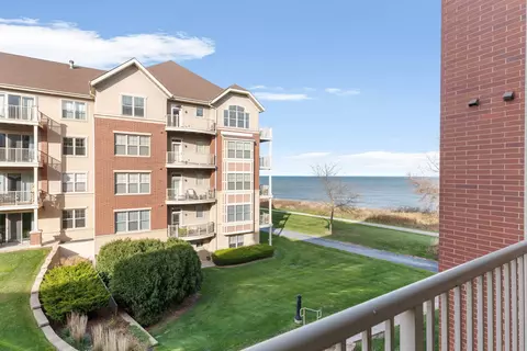 4130 S S Lk #282, Saint Francis, WI 53235