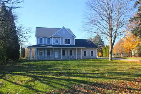 w275s2293 Lacustrine, Waukesha, WI 53188