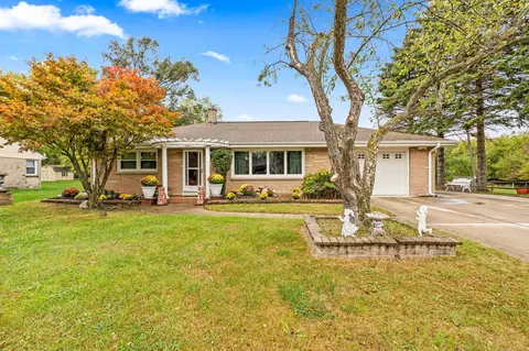 4805 S 39th, Greenfield, WI 53221