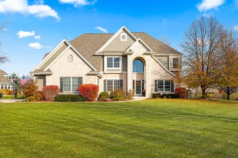 394 Sunshine, Hartland, WI 53029