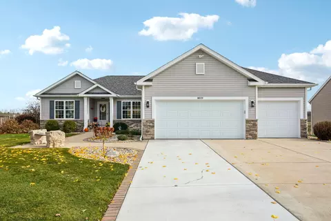 n8174 Woody Lane, Ixonia, WI 53036