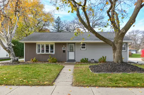 2957 S 103rd, West Allis, WI 53227