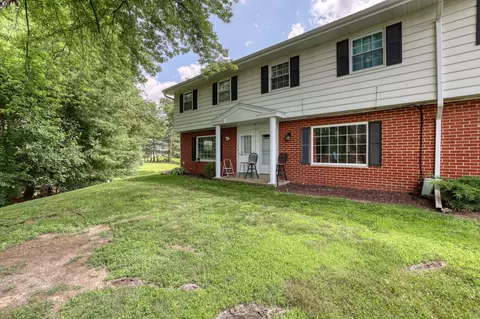 18570 Kamala, Brookfield, WI 53045