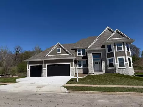 1350 Mohican, Waukesha, WI 53189