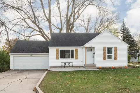 440 Leschinger, Waterloo, WI 53594