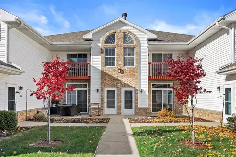 6190 S Creekside #3, Cudahy, WI 53110