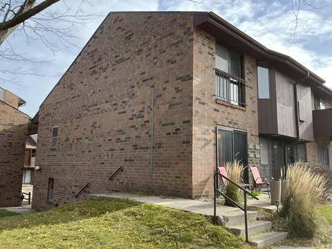 9026 N Park Plz, Brown Deer, WI 53223