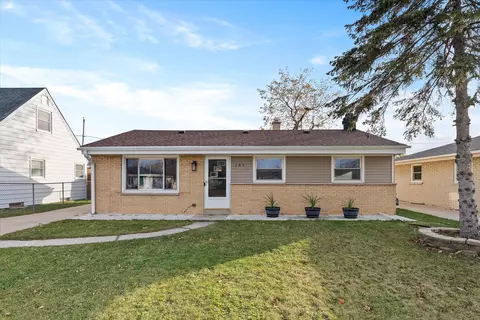 185 W Uncas, Milwaukee, WI 53207
