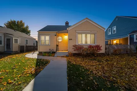 2109 W Oklahoma, Milwaukee, WI 53215
