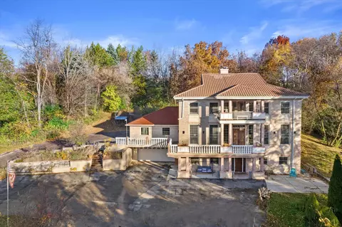 n44w25902 Lindsay, Pewaukee, WI 53072