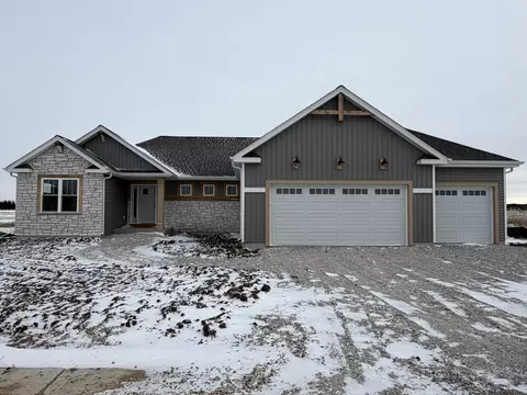1388 Periwinkle, Oconomowoc, WI 53066