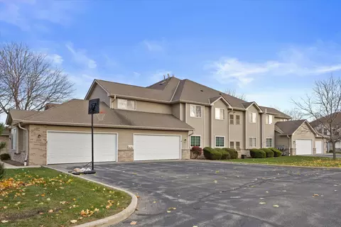 4787 W Maple Leaf, Greenfield, WI 53220