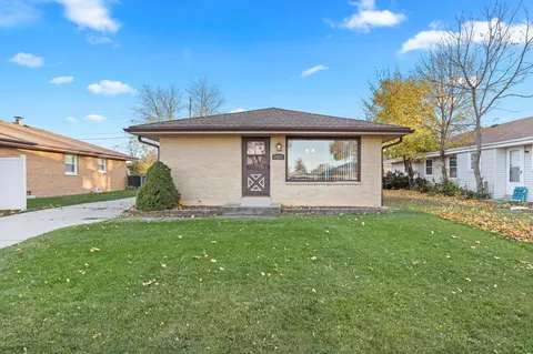 2423 W Halsey, Milwaukee, WI 53221