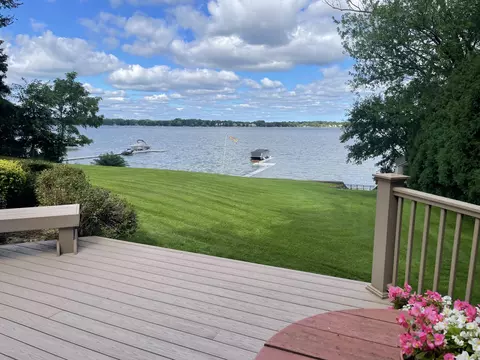 w398n6184 Mary, Oconomowoc, WI 53066