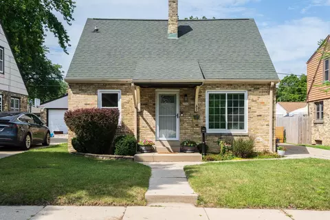 2902 E Allerton, Saint Francis, WI 53235