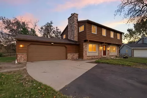 1334 W Paradise, Glendale, WI 53209