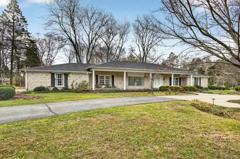 5340 Wind Pt, Wind Point, WI 53402