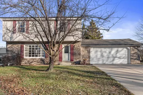214 S Regis, Saukville, WI 53080