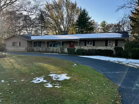 239 Meriburr, Wind Point, WI 53402