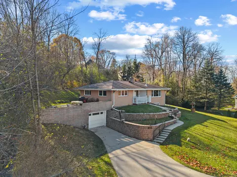 18785 Davidson, Brookfield, WI 53045