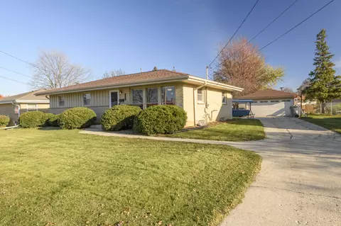 3670 S 69th, Milwaukee, WI 53220