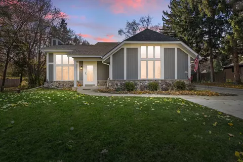 n26w26729 Prospect, Pewaukee, WI 53072