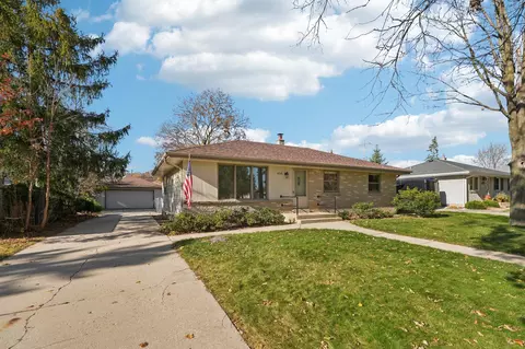 4005 S 83rd, Greenfield, WI 53220