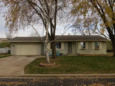 1509 Hillside, Watertown, WI 53098
