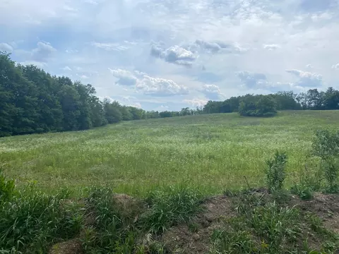 Lt3 Teut S, Burlington, WI 53105