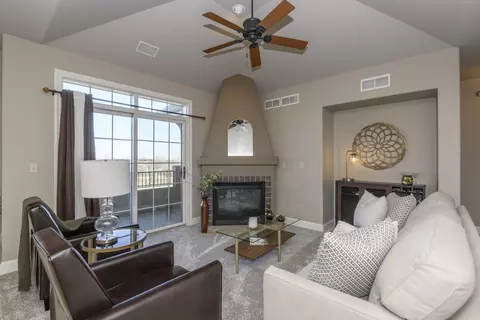 2912 N University #305, Waukesha, WI 53188
